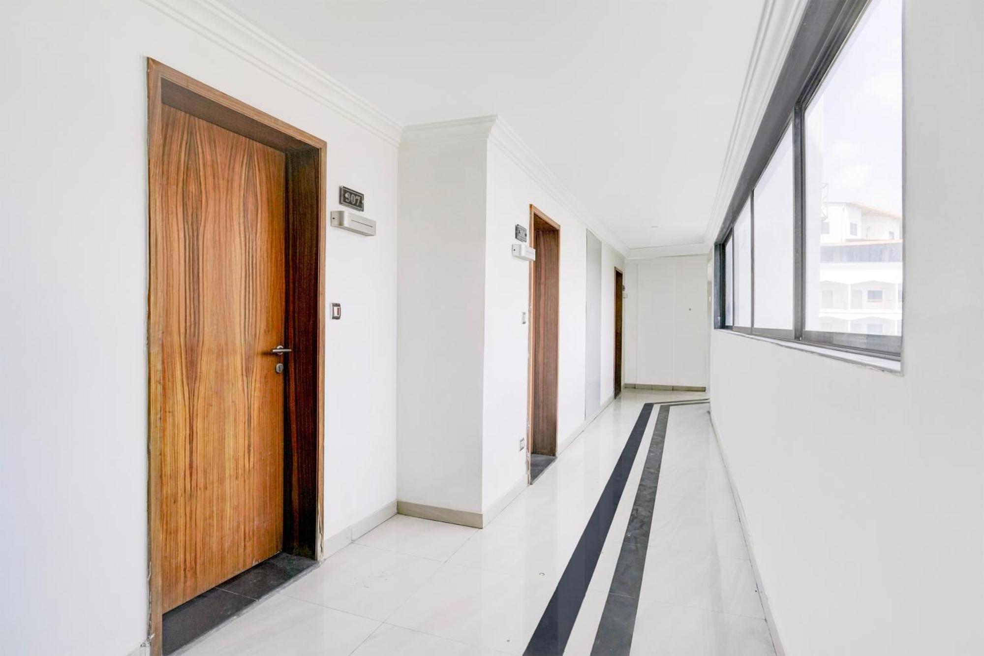 Super Townhouse Oak Bharuch Near Railway Station Formerly Hotel Kohinoor Exterior foto